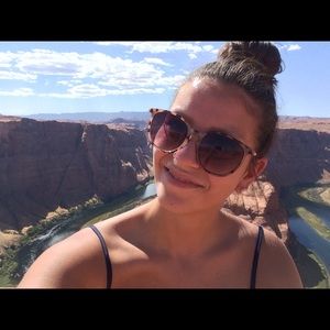 Meet your Posher, Anamaria